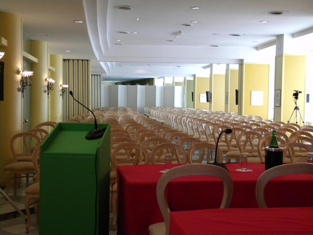 Hotel Dei Congressi カステッランマーレ・ディ・スタービア エクステリア 写真